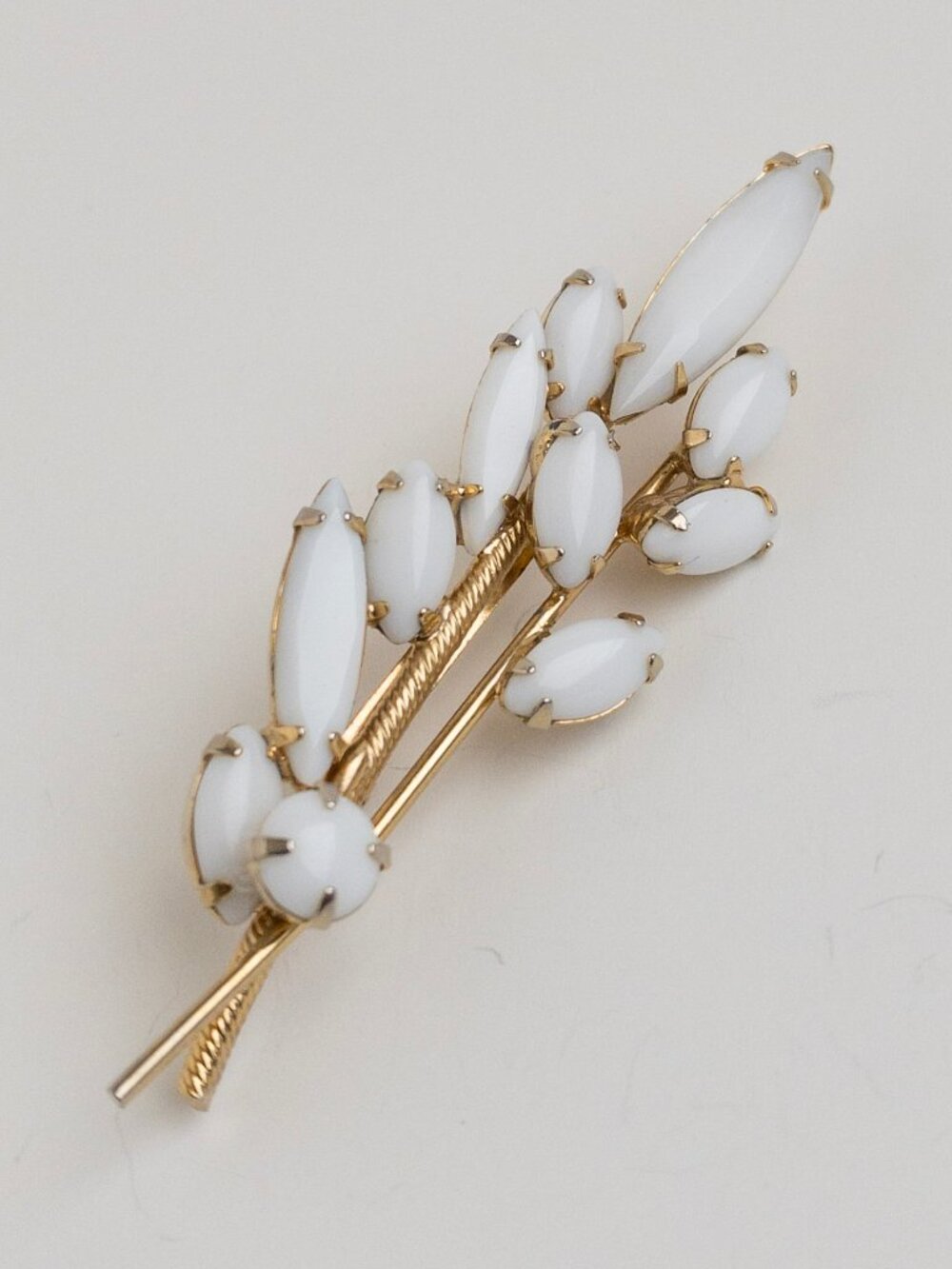 Vintage White Milk Glass Floral Leaf Brooch Gold Tone